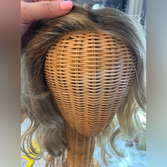 Raquel Welch Down Time SS Golden Wheat Lacefront 100%Handtied Plucked &Thinned - Picture 2 of 13